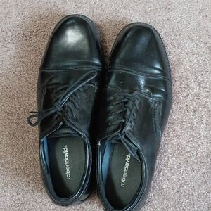 Robert David black dress shoes